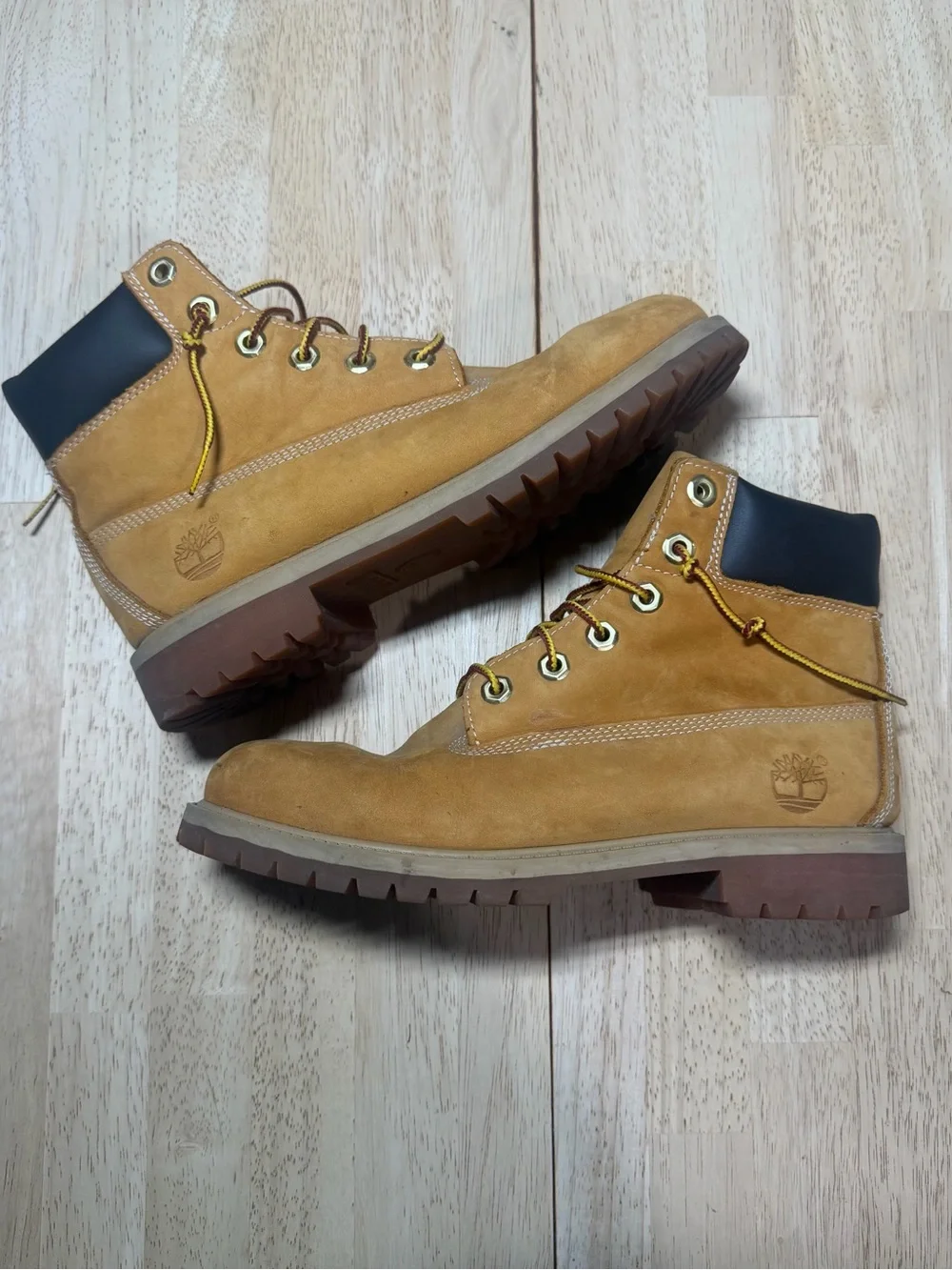 Timberland 6 inch Wheat Premium Leather PrimaLoft Boots Kids 6W Or Womens 8W